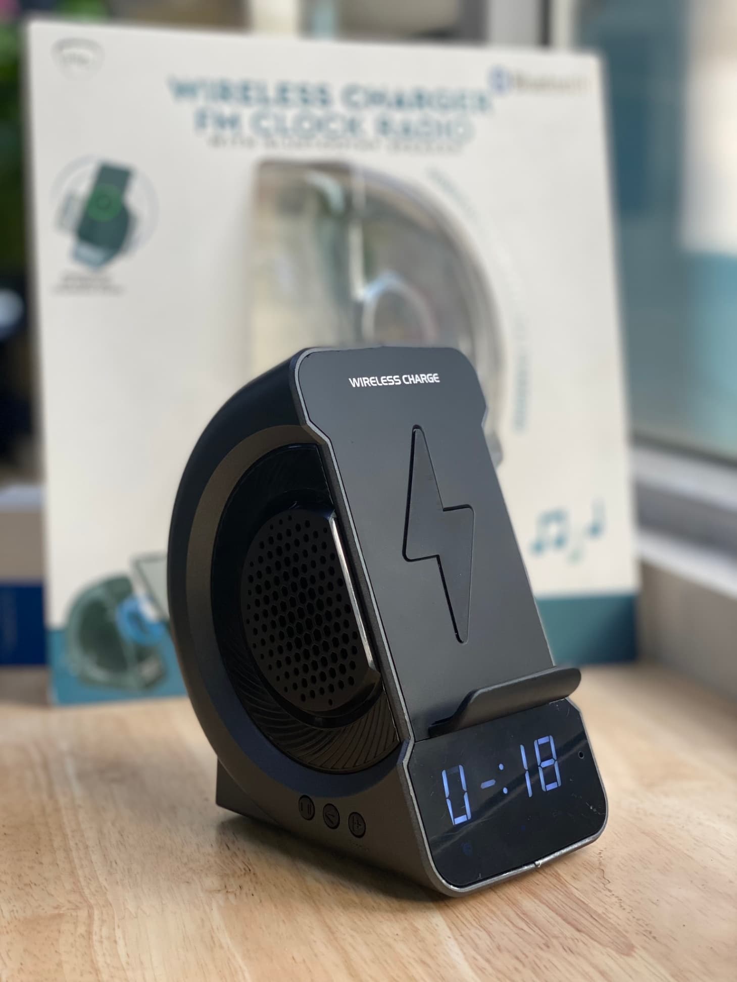 Loa Bluetooth iHip SAM02 – Loa Không Dây, Sạc Không Dây, Đồng Hồ Báo Thức, Đài FM Đa Năng